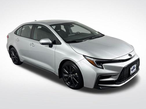 Classic Silver Metallic 2023 Toyota Corolla SE