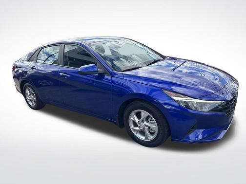 2023 Hyundai ELANTRA SE