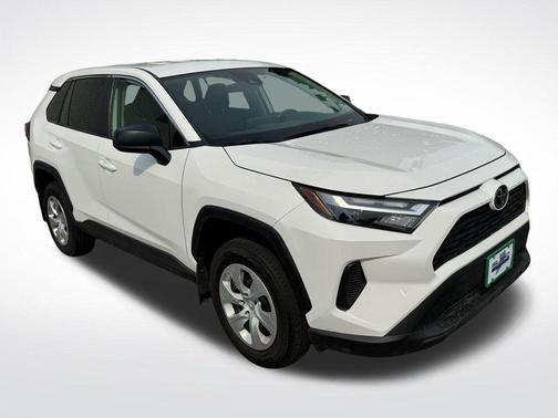 Ice 2023 Toyota RAV4 LE