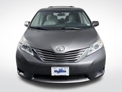 2017 Toyota Sienna LE