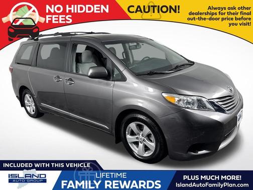 2017 Toyota Sienna LE