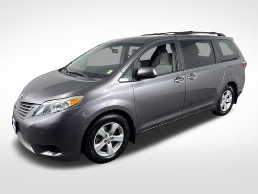 2017 Toyota Sienna LE