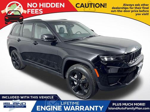 Diamond Black Crystal Pearlcoat 2023 Jeep Grand Cherokee Altitude
