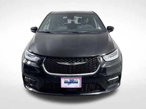 2025 Chrysler Pacifica L