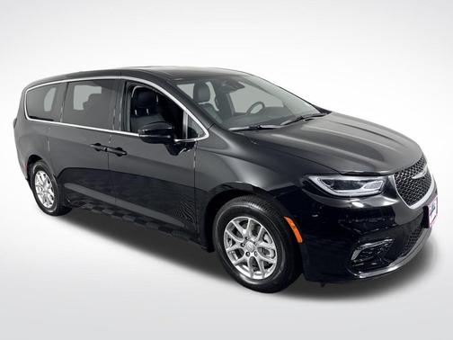 2025 Chrysler Pacifica L