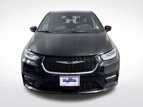 2025 Chrysler Pacifica L