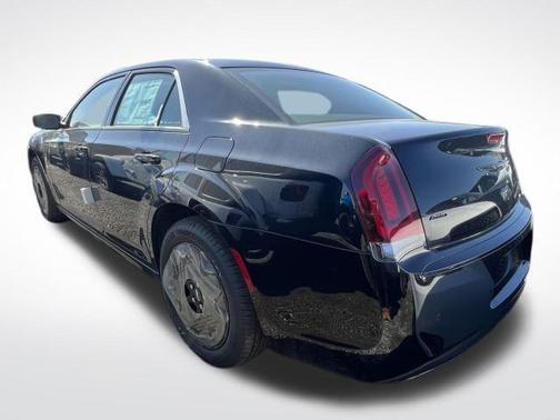 2023 Chrysler 300 Touring