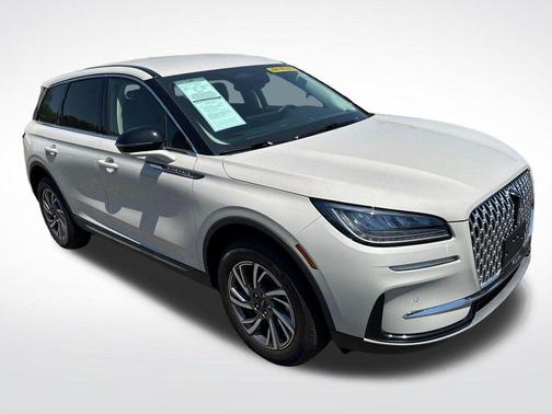 Ceramic Pearl Metallic Tinted Clearcoat 2023 Lincoln Corsair Standard