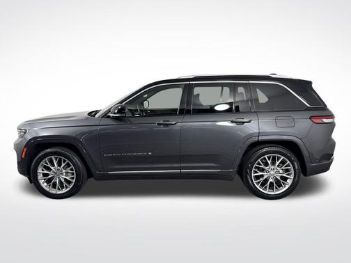 2022 Jeep Grand Cherokee Summit