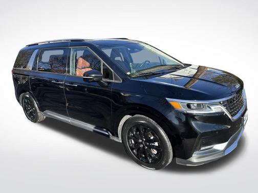 2022 Kia Carnival SX