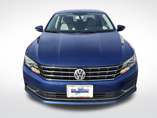 Blue Metallic 2017 Volkswagen Passat 1.8T SE