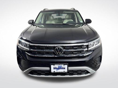 Deep Black Pearl 2023 Volkswagen Atlas 2.0T SE w/Technology 4MOTION