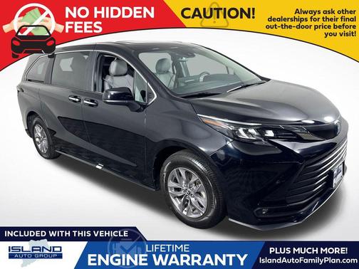 Midnight Black Metallic 2025 Toyota Sienna XLE