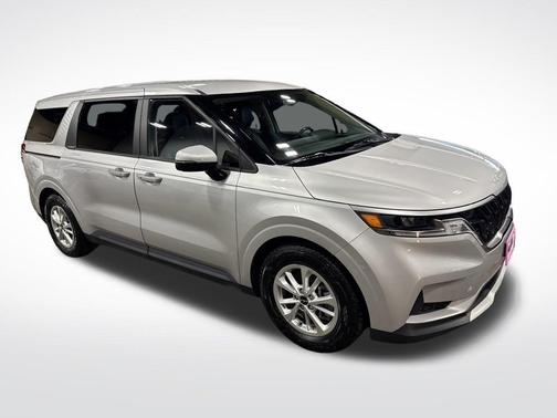 2023 Kia Carnival LX