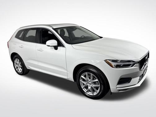 2021 Volvo XC60 T5 Momentum