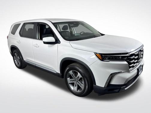 White 2024 Honda Pilot EX-L