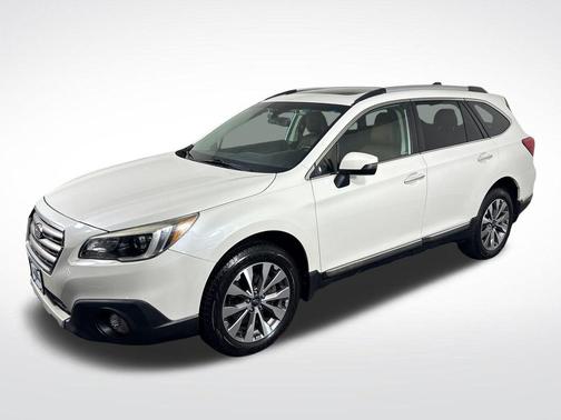 Crystal White Pearl 2017 Subaru Outback 3.6R Touring