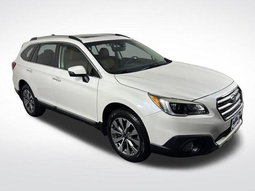 Crystal White Pearl 2017 Subaru Outback 3.6R Touring