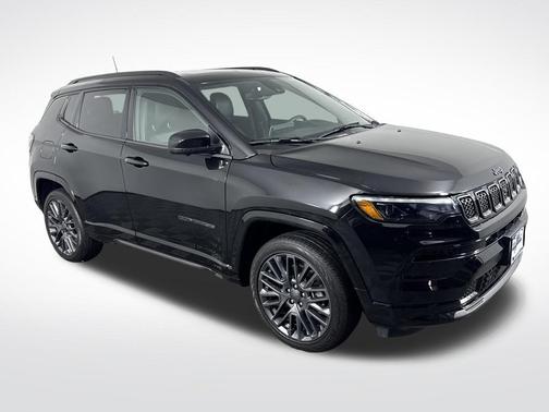 Diamond Black Crystal Pearlcoat 2023 Jeep Compass High Altitude