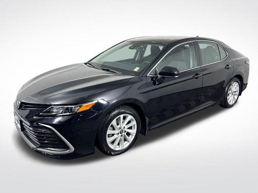 Midnight Black Metallic 2022 Toyota Camry LE
