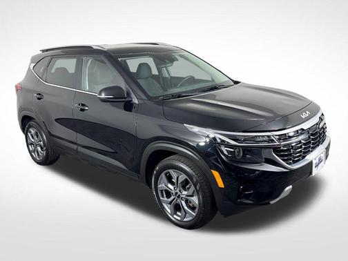 Fusion Black 2024 Kia Seltos S