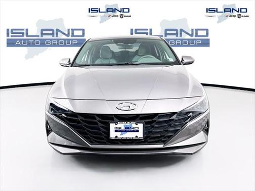 2022 Hyundai ELANTRA SE