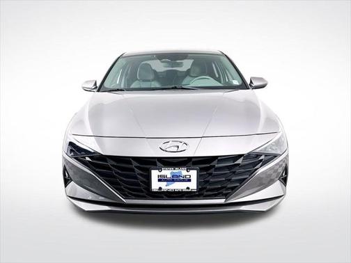 2022 Hyundai ELANTRA SE