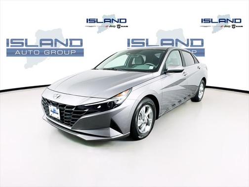 2022 Hyundai ELANTRA SE