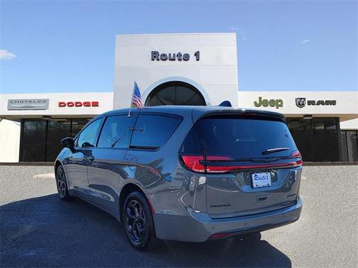 2023 Chrysler Pacifica Hybrid Limited