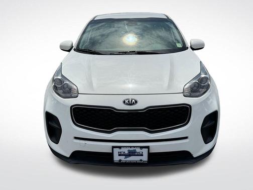 Clear White 2018 Kia Sportage LX