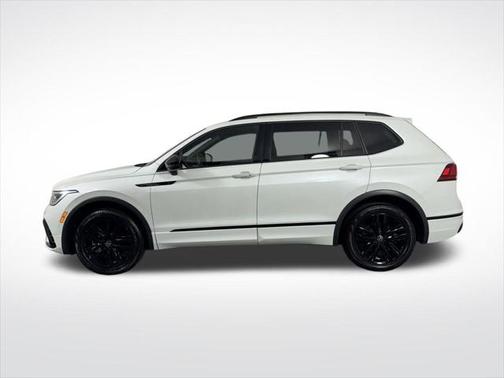 2022 Volkswagen Tiguan 2.0T SE R-Line Black 4MOTION