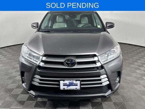 Predawn Gray Mica 2018 Toyota Highlander XLE