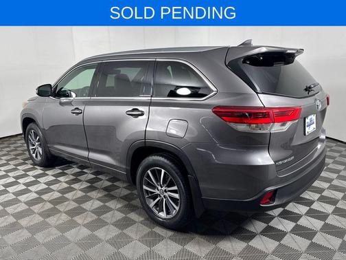 Predawn Gray Mica 2018 Toyota Highlander XLE