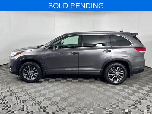 Predawn Gray Mica 2018 Toyota Highlander XLE