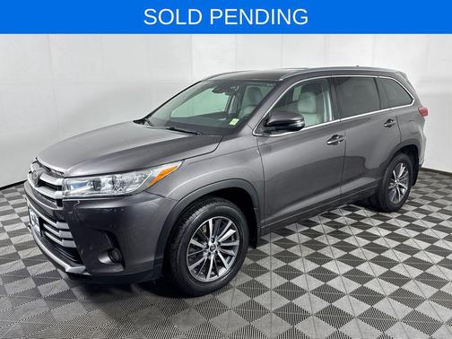 Predawn Gray Mica 2018 Toyota Highlander XLE