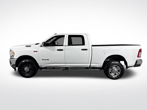 2022 RAM 2500 Tradesman Crew Cab 4x4 6'4' Box