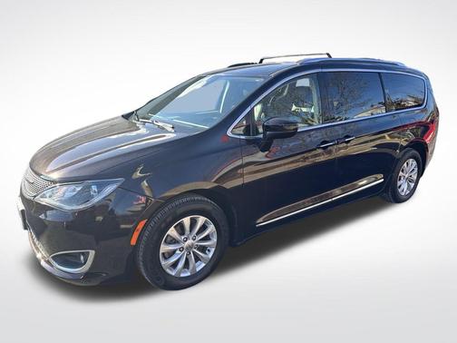 2018 Chrysler Pacifica Touring-L