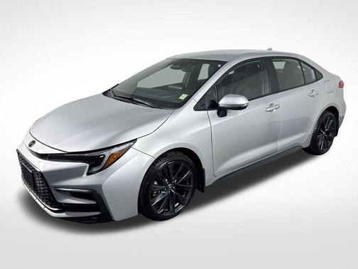 Classic Silver Metallic 2023 Toyota Corolla SE