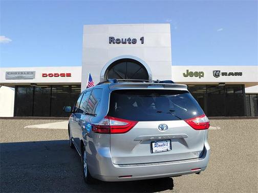 2016 Toyota Sienna XLE