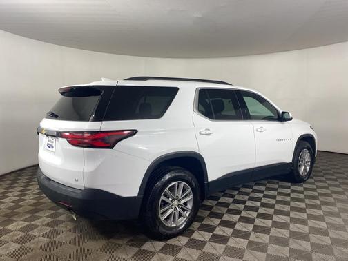 2022 Chevrolet Traverse LT Leather