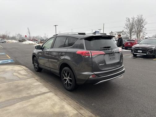2018 Toyota RAV4 SE