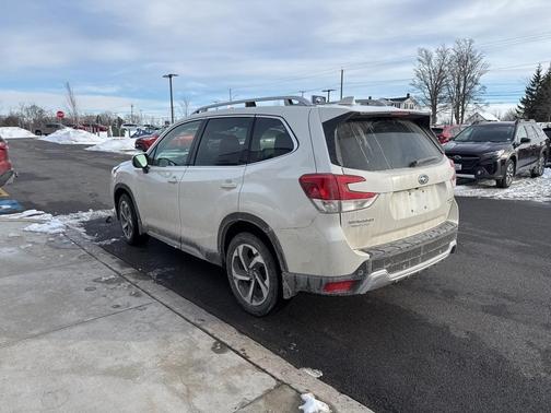 2023 Subaru Forester Touring