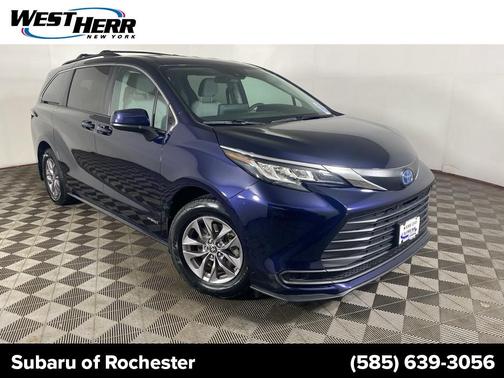 2021 Toyota Sienna LE