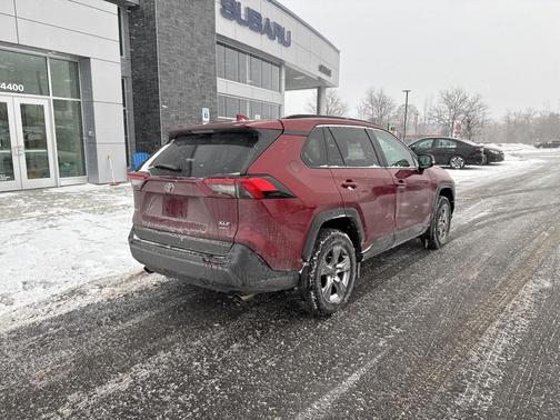 2022 Toyota RAV4 XLE