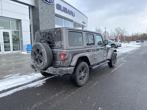 2022 Jeep Wrangler Unlimited Sahara Altitude