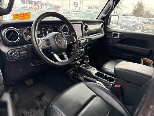 2022 Jeep Wrangler Unlimited Sahara Altitude