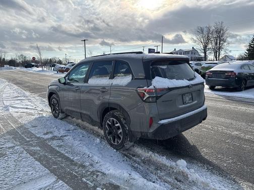 2025 Subaru Forester Premium