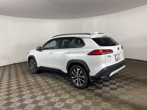 2024 Toyota Corolla Cross XLE