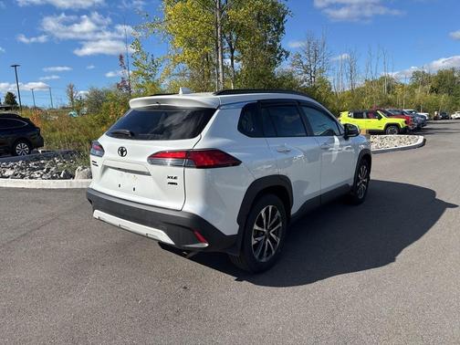 2024 Toyota Corolla Cross XLE