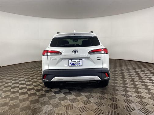 2024 Toyota Corolla Cross XLE